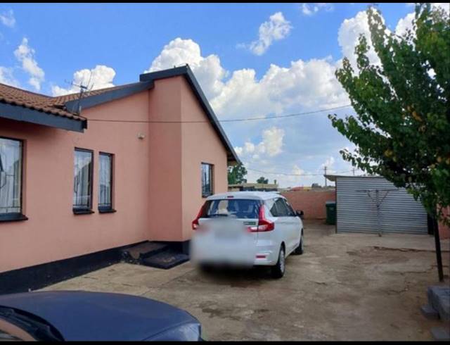 3 BEDROOM HOUSE FOR SALE IN EVATON SMALL FARMS